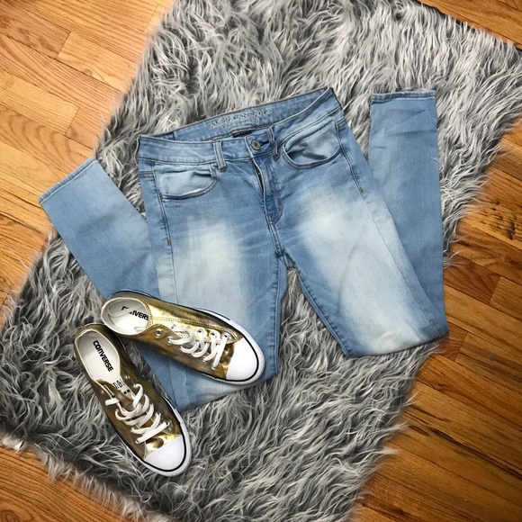 American Eagle Outfitters Denim - American Eagle Light Wash Super Stretch Jeans 6